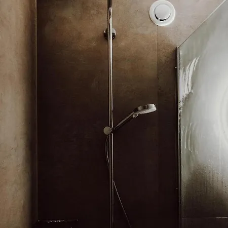 Cosy And Modern Closed To The Lift