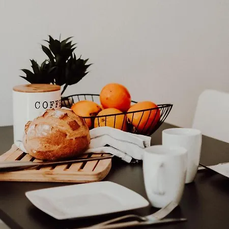 Cosy And Modern Closed To The Lift Апартаменты