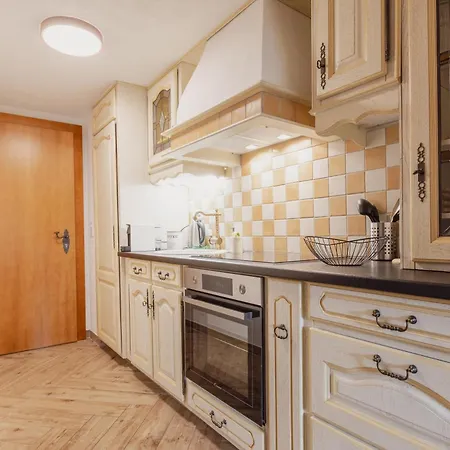 Cosy And Modern Closed To The Lift Апартаменты *